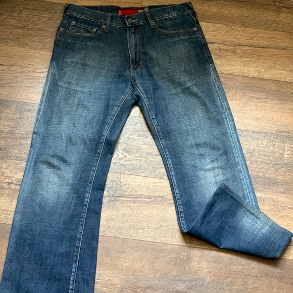 Donating soon Guess Short Length Cotton Jeans - Picture 4 of 13
